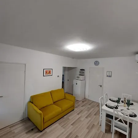 Apartament Csalogany 19 *